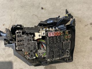 bontott FORD S-MAX Biztosítéktábla Motortér