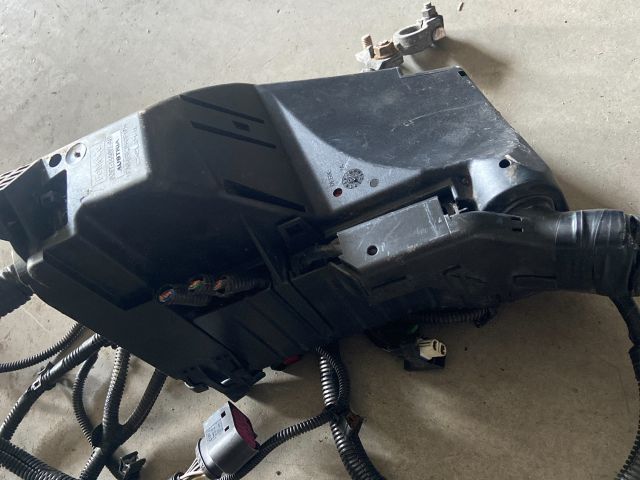 bontott FORD S-MAX Biztosítéktábla Motortér