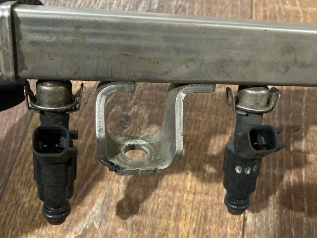 bontott FORD S-MAX Porlasztó Sor / Híd