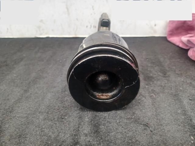 bontott FORD S-MAX Dugattyú