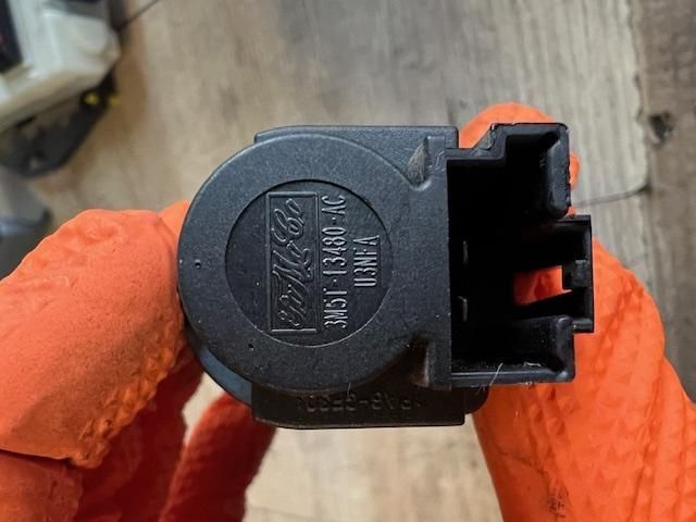 bontott FORD S-MAX Jeladó (Magában)