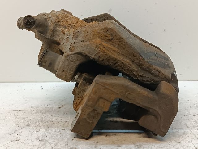 bontott FORD S-MAX Jobb első Féknyereg Munkahengerrel