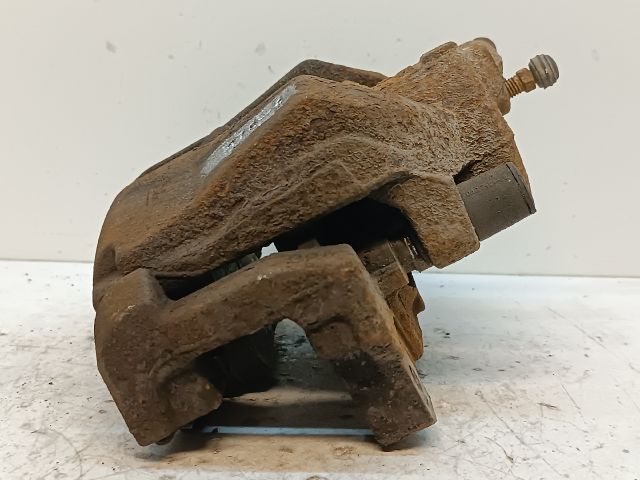 bontott FORD S-MAX Jobb első Féknyereg Munkahengerrel