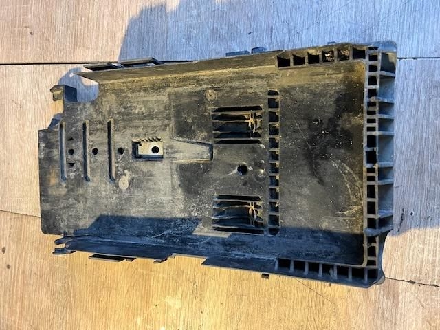 bontott FORD S-MAX Akkumulátor Tartó