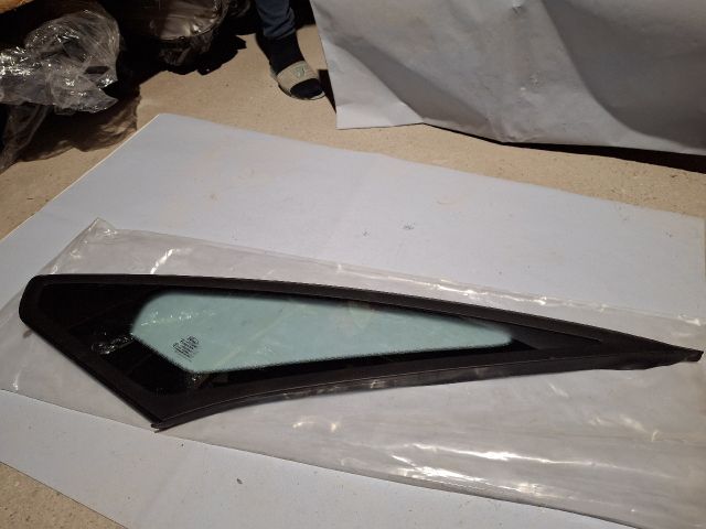 bontott FORD S-MAX Bal A Oszlop Oldalablak Üveg