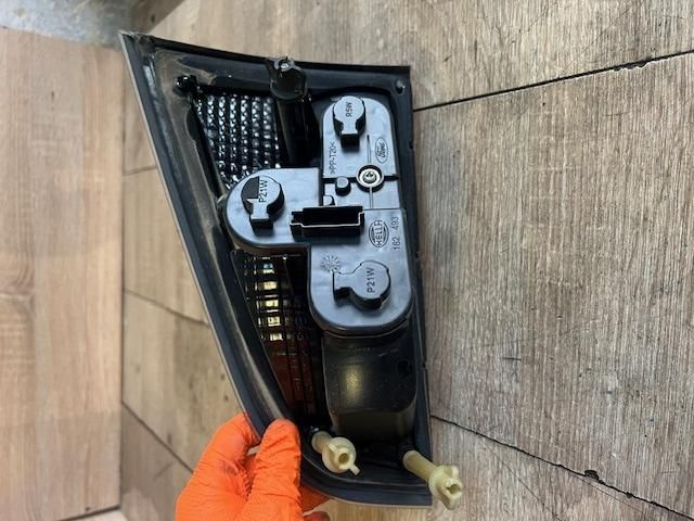 bontott FORD S-MAX Bal Belső Hátsó Lámpa