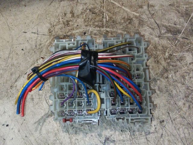 bontott FORD S-MAX Biztosítéktábla Utastér