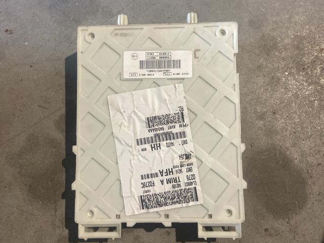 bontott FORD S-MAX Biztosítéktábla Utastér