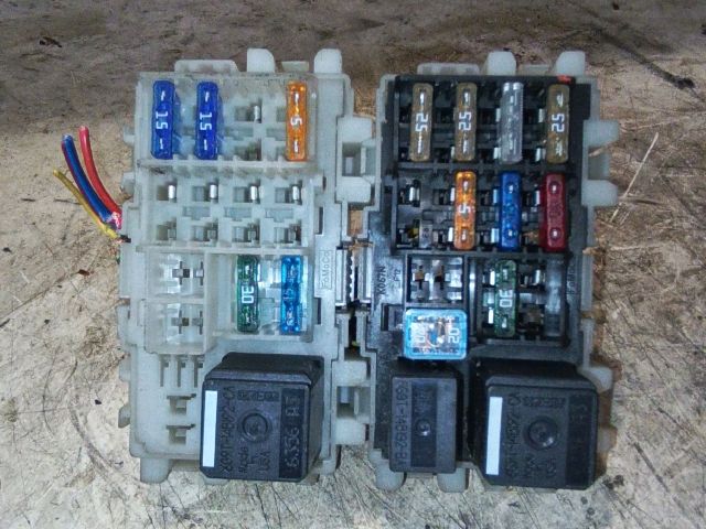 bontott FORD S-MAX Biztosítéktábla Utastér