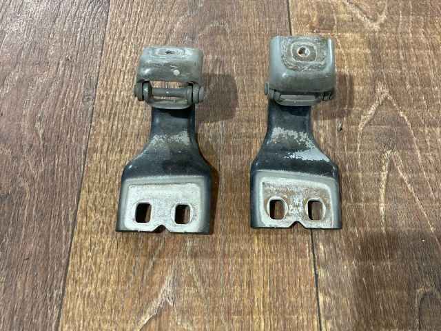 bontott FORD S-MAX Csomagtérajtó Zsanér