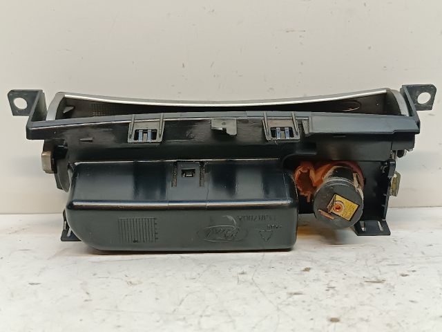 bontott FORD S-MAX Első Hamutartó