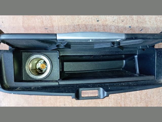 bontott FORD S-MAX Első Hamutartó