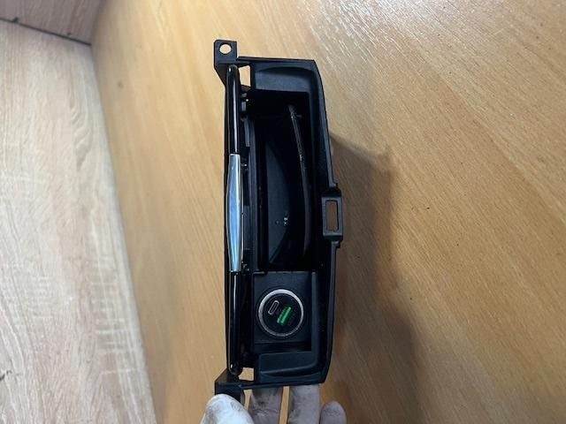 bontott FORD S-MAX Első Hamutartó