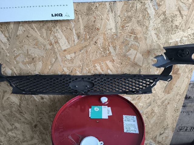 bontott FORD S-MAX Első Lökhárító Alsó Középső Díszrács