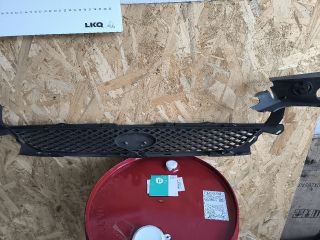 bontott FORD S-MAX Első Lökhárító Alsó Középső Díszrács