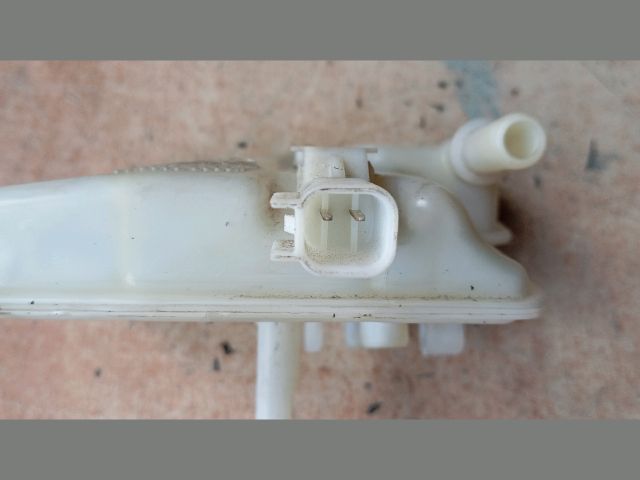 bontott FORD S-MAX Fékfolyadék Tartály