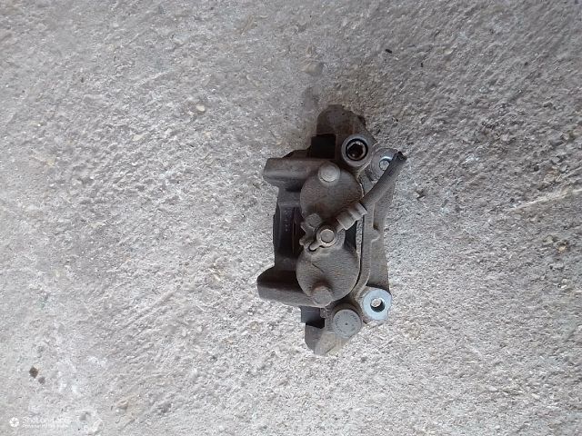 bontott FORD S-MAX II Jobb első Féknyereg Munkahengerrel