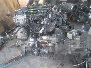 bontott FORD S-MAX II Motor (Fűzött blokk hengerfejjel)