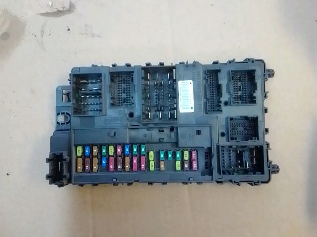 bontott FORD S-MAX II Biztosítéktábla Utastér