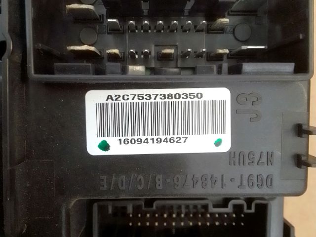 bontott FORD S-MAX II Biztosítéktábla Utastér