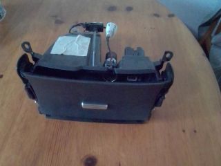 bontott FORD S-MAX II Első Hamutartó