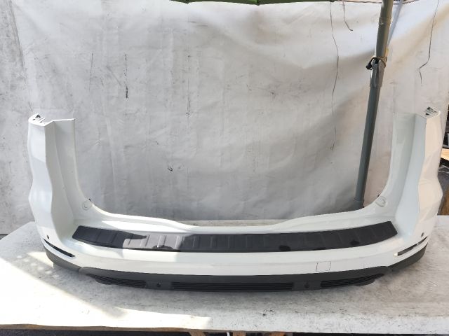 bontott FORD S-MAX II Hátsó Lökhárító (Részeivel)