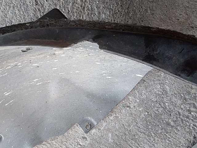 bontott FORD S-MAX II Jobb első Dobbetét (Kerékjárati, Műanyag)