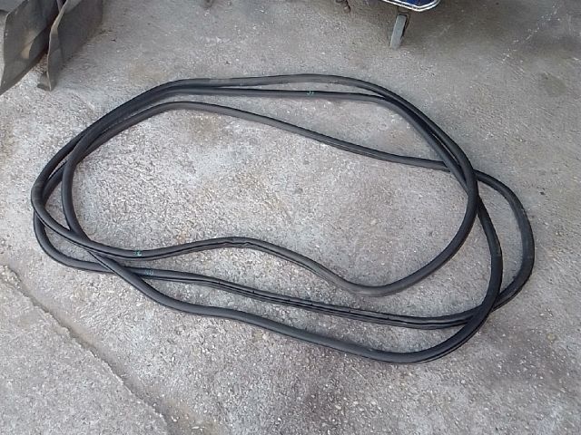 bontott FORD S-MAX II Jobb első Gumikéder