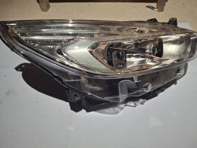 bontott FORD S-MAX II Jobb Fényszóró