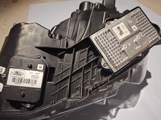 bontott FORD S-MAX II Jobb Fényszóró