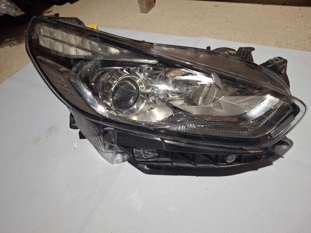bontott FORD S-MAX II Jobb Fényszóró
