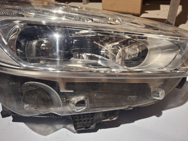 bontott FORD S-MAX II Jobb Fényszóró