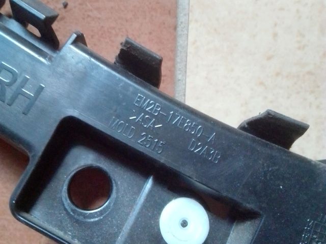 bontott FORD S-MAX II Jobb hátsó Oldal Lökhárító Tartó (Műanyag)