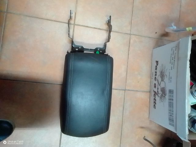 bontott FORD S-MAX II Könyöklő