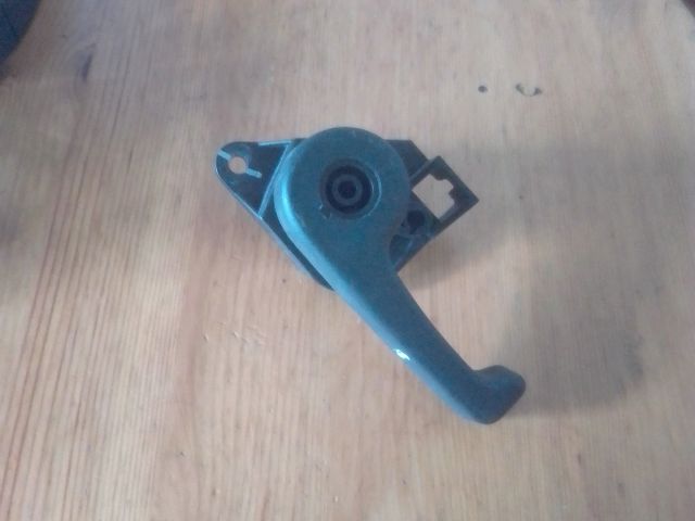 bontott FORD S-MAX II Motorháztető Nyitó Kar / Gomb