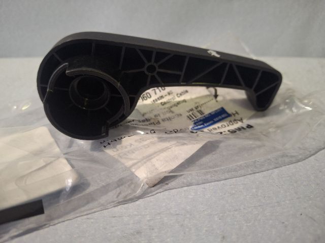 bontott FORD S-MAX II Motorháztető Nyitó Kar / Gomb