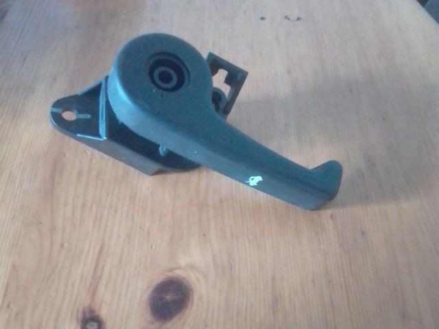 bontott FORD S-MAX II Motorháztető Nyitó Kar / Gomb