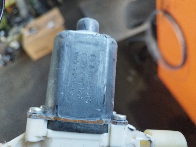 bontott FORD S-MAX Jobb első Ablakemelő Szerkezet (Elektromos)