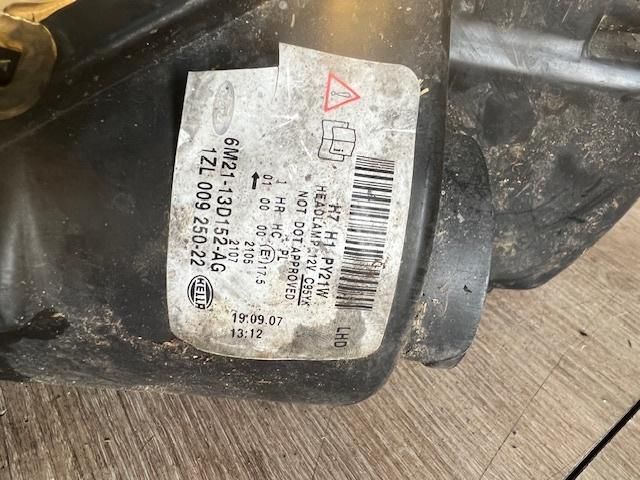 bontott FORD S-MAX Jobb Fényszóró