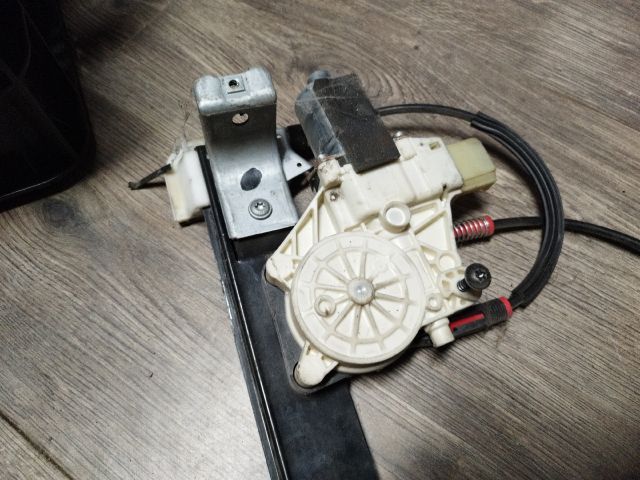 bontott FORD S-MAX Jobb hátsó Ablakemelő Szerkezet (Elektromos)