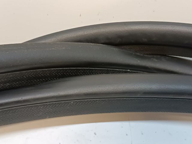 bontott FORD S-MAX Jobb hátsó Gumikéder