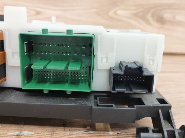 bontott FORD S-MAX Komfort Elektronika