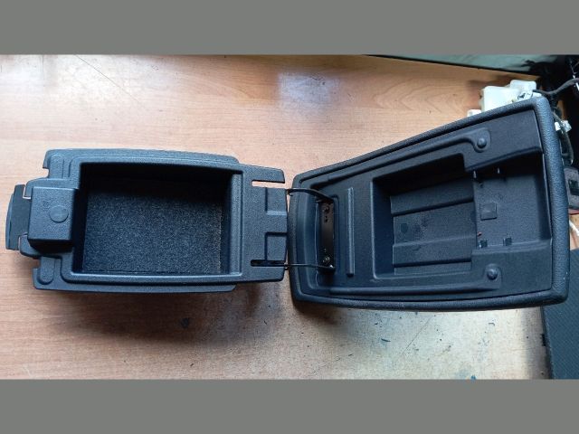 bontott FORD S-MAX Könyöklő