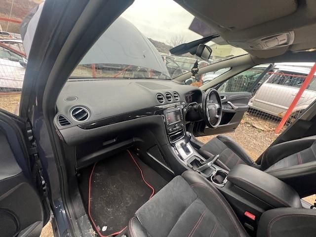 bontott FORD S-MAX Könyöklő