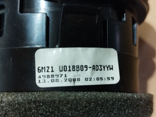 bontott FORD S-MAX Középső Szellőző