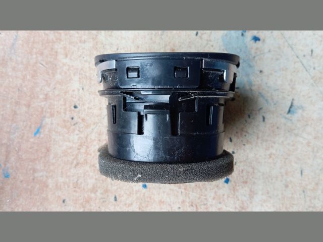 bontott FORD S-MAX Középső Szellőző