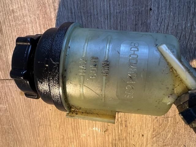 bontott FORD S-MAX Szervóolaj Tartály