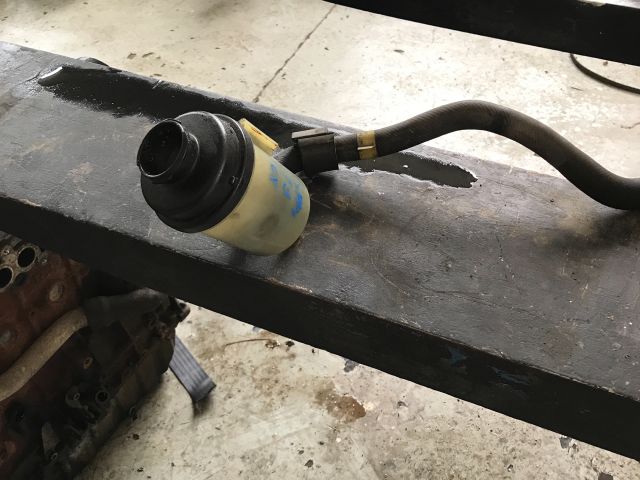 bontott FORD S-MAX Szervóolaj Tartály