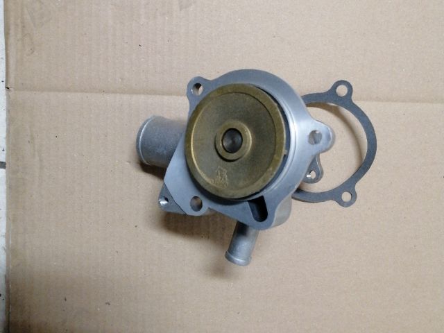 bontott FORD SIERRA Vízpumpa