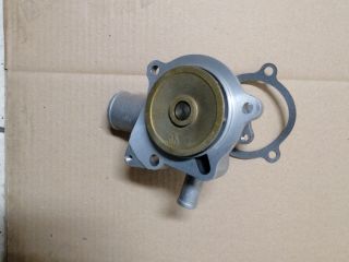 bontott FORD SIERRA Vízpumpa